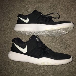 NIKE free TR7 training shoe BLACK